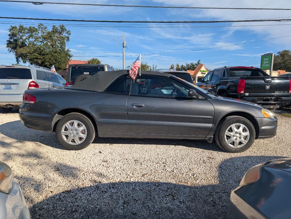 2005 Chrysler Sebring Base photo 8