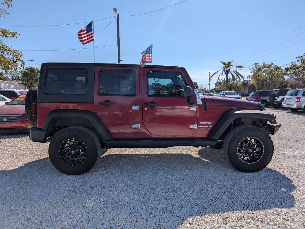 2011 Jeep Wrangler Unlimited Sport photo 4