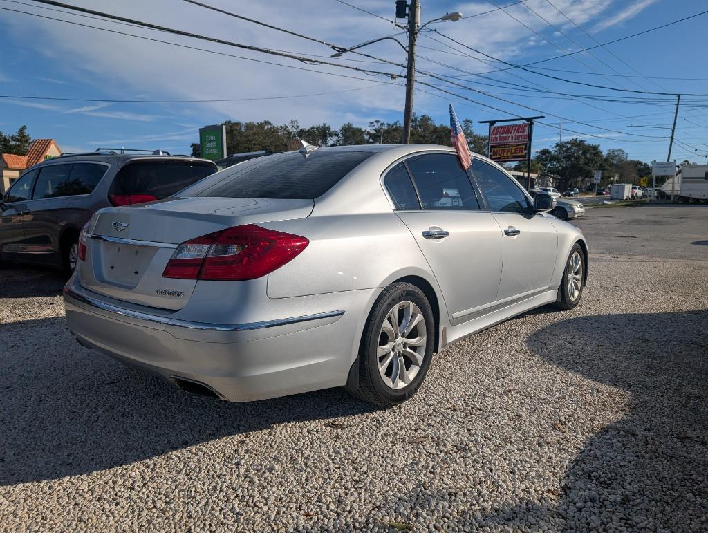 2013 Hyundai Genesis 3.8 photo 7