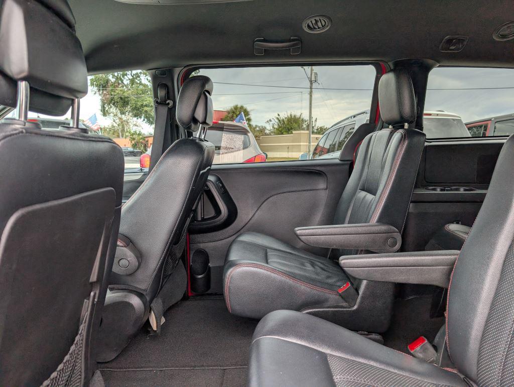 2016 Dodge Grand Caravan R/T photo 10