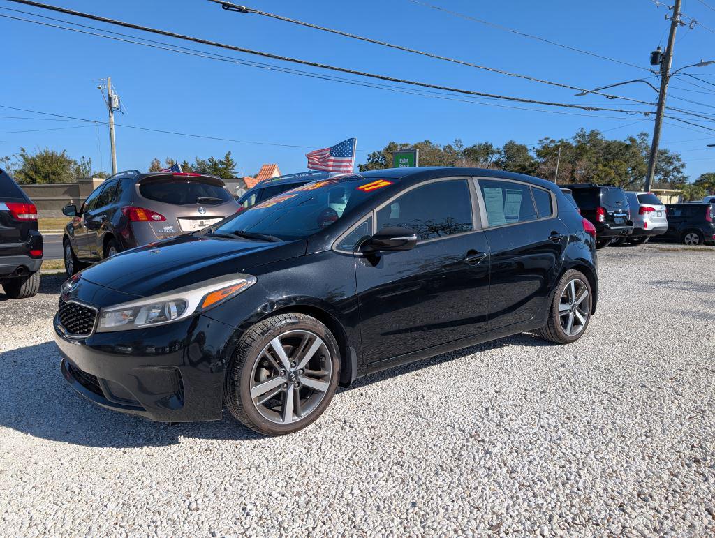 Kia Forte5's photo