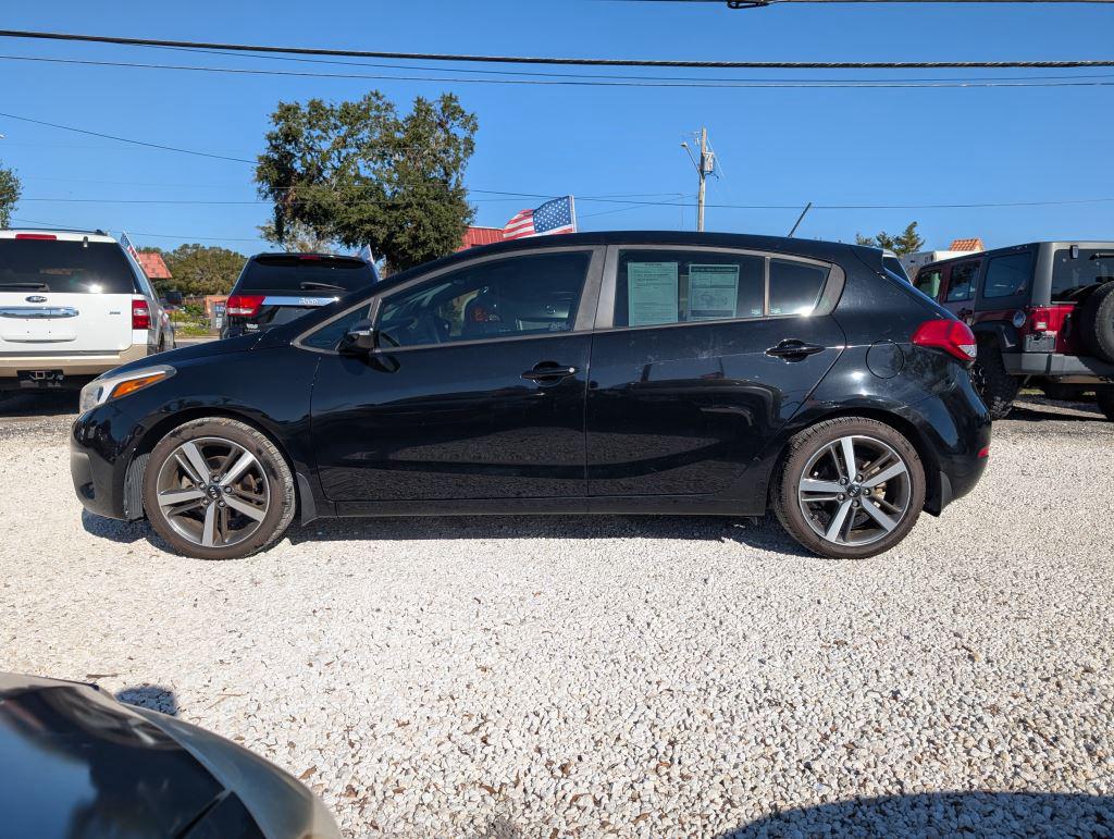 2017 Kia Forte5 LX photo 8