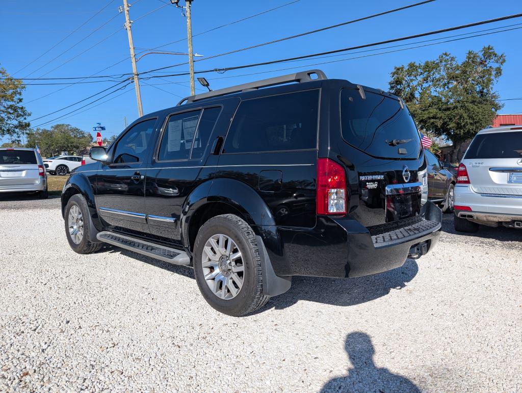 2012 Nissan Pathfinder LE photo 7