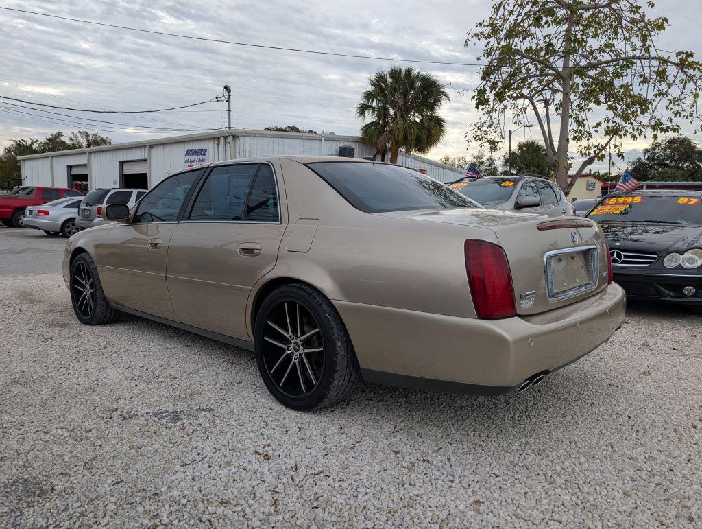 2005 Cadillac DeVille DHS photo 5