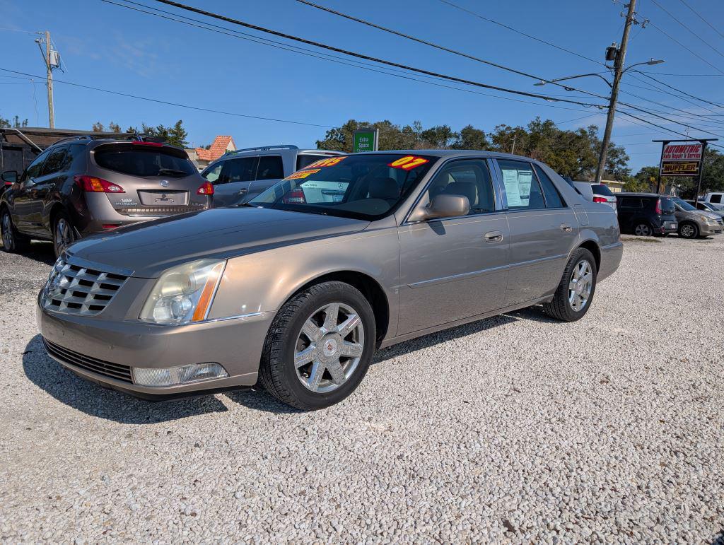 Cadillac DTS's photo