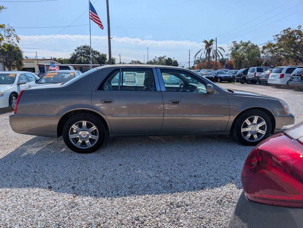 2007 Cadillac DTS null photo 4