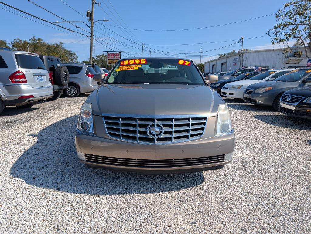 2007 Cadillac DTS null photo 2