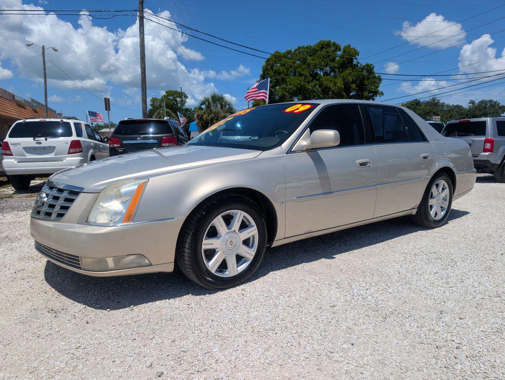 2009 Cadillac DTS's photo